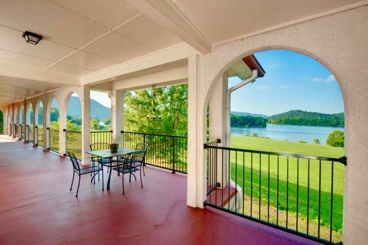 Elder Mountain Room At Tennessee Riverplace Чаттануґа Екстер'єр фото